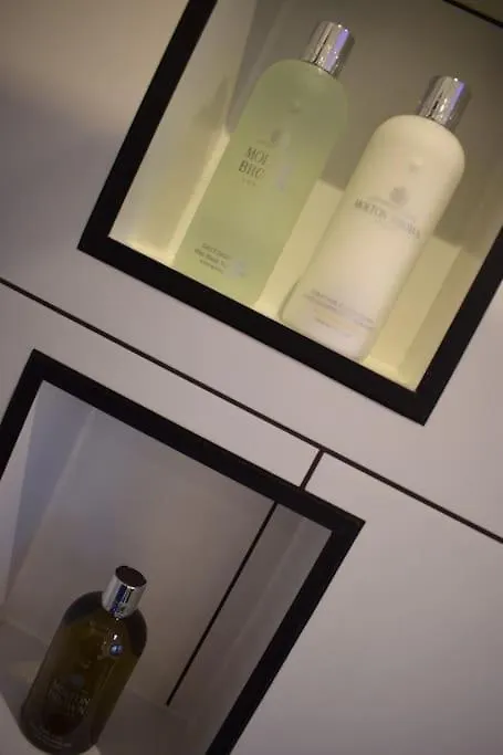 The Little Luxury Getaway! Villa Leeds  0*, Leeds (West Yorkshire)